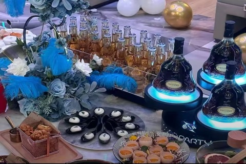 西宁高端KTV招聘女模信息，只要努力工作就能成功